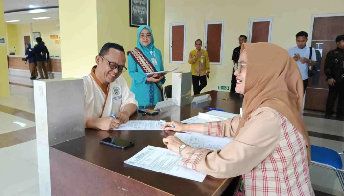 Ardito Wijaya dan Komang Koheri Jalani Tes Kesehatan di RSUD A. Yani Metro, Siap Ikuti Seluruh Tahapan Pilkada